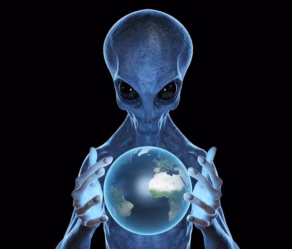 Ngoài các bằng chứng về người ngoài hành tinh và UFO trong các bức tranh thời tiền sử, ngày 15/3/1951, một UFO ngoài đời thật được báo cáo ở Ấn Độ.