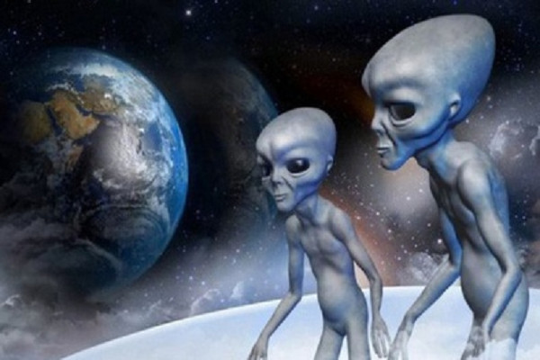 Theo nhà khảo cổ học JR Bhagat, người đã tìm thấy các bức vẽ về người ngoài hành tinh và vật thể bay không xác định (UFO) trong hang động, những phát hiện này gần giống với những bức tranh được sử dụng trong các bộ phim Hollywood.