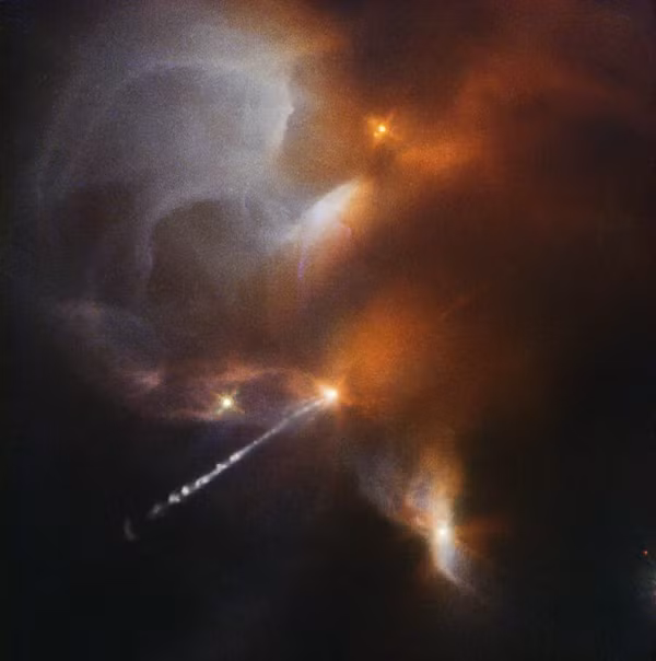 Tia laser lạ bản chất không phải là laser mà là một luồng năng lượng mạnh mẽ phát ra từ một ngôi sao vừa sinh ra, chưa hoàn toàn thành hình đã phát ra.