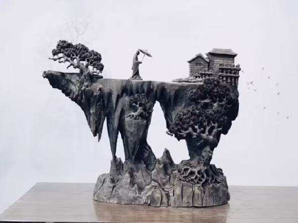 Vào thời điểm 2 ngàn đến 10 ngàn năm trước đây, do sự biến đổi của thiên nhiên như sạt lở, lũ quét, động đất…những khu rừng nguyên thủy của gỗ âm trầm bị chôn vùi dưới lòng đất, lòng sông hồ, dưới đáy biển và từ đó tuyệt chủng.