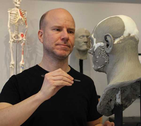 Theo các nhà nghiên cứu, dù hài cốt của người phụ nữ này được bảo quản tốt, nhưng họ vẫn không thu được mẫu ADN nào có thể sử dụng được. Điều này cũng có nghĩa là màu da và màu tóc của người phụ nữ thời đồ đá này không thể xác định được về mặt hóa học.