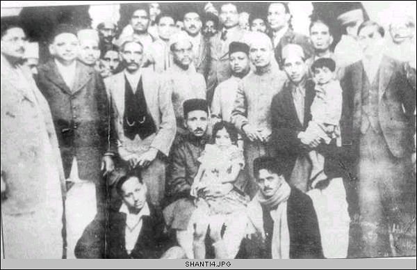 Chồng của Shanti đang sống ở Mathura (cách Delhi 145km), tuy nhiên, cô bé chưa bao giờ nhắc đến tên người đàn ông này. Khi được giáo viên và hiệu trưởng phỏng vấn, Shanti dùng phương ngữ Mathura nói rằng chồng cô là một người buôn vải.