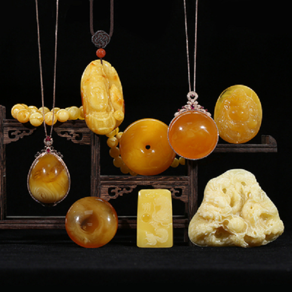 Tuy nhiên, theo một số chuyên gia về đá cho biết, thông tin ngọn núi này có đá quý là đúng. Chúng đã được xác định là những viên đá hổ phách sáp ong. Nhưng đa số chỉ là đá có chất lượng tương đối bình thường, không phải là hàng tốt.