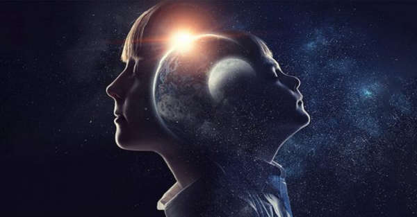 “Vì thế dân làng nghĩ rằng tôi là một lão phù thủy tà ác, nên họ đã cầm đuốc tới và thiêu rụi toàn bộ nhà tôi. Lửa đã đốt cháy mắt tôi, làm tôi bị mù.