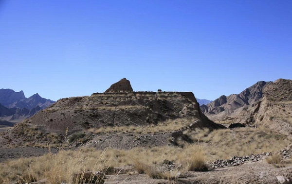 Các nhà khảo cổ học cho biết, cổ mộ Đô Lan này thuộc về các quý tộc nước Thổ Dục Hồn (người Ma tộc) sinh sống vào đầu thời nhà Đường.