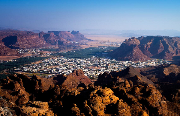 Hiện chưa ai hiểu rõ ý nghĩa của những hình vẽ và ký tự bí ẩn trên bề mặt khối đá. Theo các nhà khảo cổ học, những ghi chép cổ nhất về ốc đảo Tayma có từ thế kỷ thứ 8 trước công nguyên.