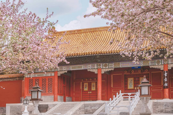 Hình dáng những áng mây trên đá Tạo Vân chân thật tới mức, khi du khách chiêm ngưỡng khối đá này, không ít người từng miêu tả rằng họ có cảm giác như đang cưỡi mây đạp gió.