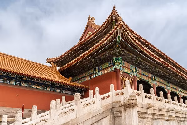 Nhiều người cho rằng, những họa tiết hình mây trên khối đá là do con người chế tác nên mới chân thật đến vậy. Nhưng thực chất, "hình hài" của đá Tạo Vân hoàn toàn đều là nguyên bản.