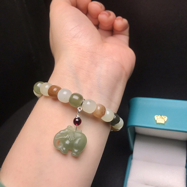 Sau này khi tỉnh Hòa Điền được xây dựng vào triều đại nhà Thanh nên nó được chính thức đặt tên là ngọc Hòa Điền.