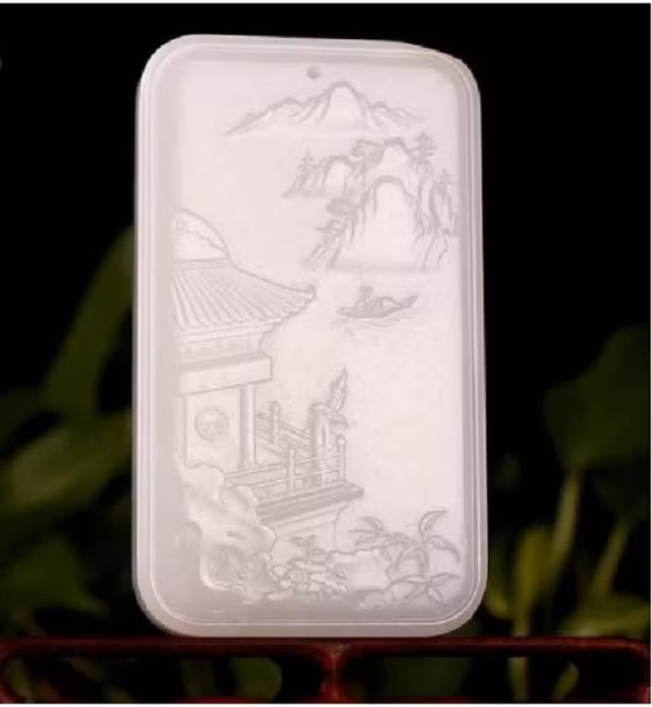 Dân làng xung quanh chạy tới xem tuy nhiên không ai rõ nguồn gốc thực sự của tảng đá. Người nông dân quyết định mời các nhà khảo cổ của Phòng Di tích Văn hóa Địa phương tới kiểm định.