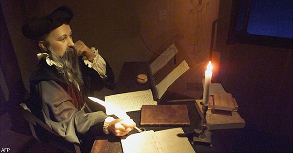 Trước đó, có một số thông tin về lời tiên tri của Nostradamus trong năm 2022 như: Đồng USD sẽ sụp đổ, Tổng thống Nga Vladimir Putin bị ám sát, một cơn bão lớn ở Pháp, trí tuệ nhân tạo tấn công loài người, một vụ nổ ở biển Địa Trung Hải, mưa tiểu hành tinh tấn công Trái Đất và bom hạt nhân.