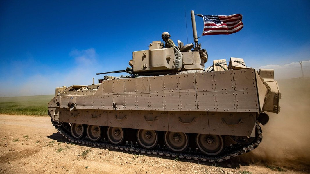 "Nhưng đây vẫn là một phương tiện tác chiến bọc thép đã lỗi thời. Ngoài ra tôi tin rằng phiên bản Bradley Mỹ mang đi viện trợ sẽ không phải là loại hiện đại nhất", ông Knutov đánh giá.