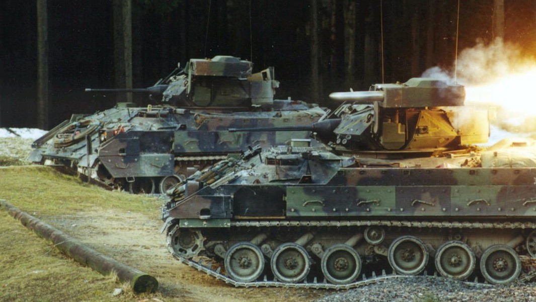 “Sửa chữa xe chiến đấu bộ binh M2 Bradley là điều khó thực hiện, theo quy định, việc phục hồi thiết bị của NATO phải được thực hiện tại một quốc gia thuộc liên minh quân sự này".