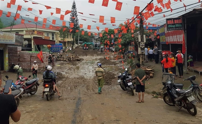 Hiện công tác cứu nạn, tìm kiếm nạn nhân mất tích và khắc phục hậu quả sau cơn lũ đang được lực lượng chức năng khẩn trương triển khai. (Ảnh: Tây Bắc 24h)