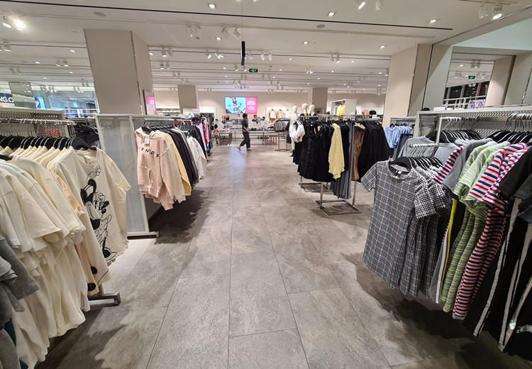 Khung cảnh đìu hiu.