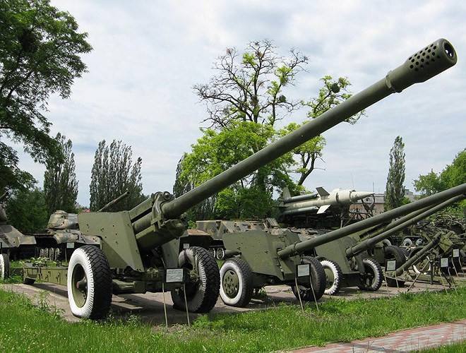 Đây là một trong những loại pháo mà Liên Xô và các nước thuộc khối Xã hội Chủ nghĩa sử dụng rộng rãi.