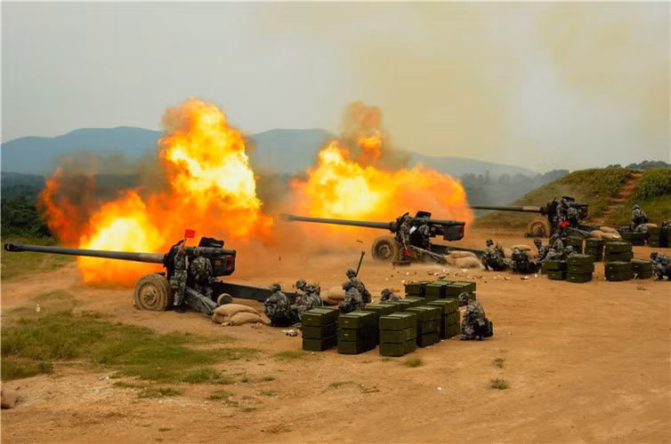 Pháo được sử dụng rộng rãi trong các cuộc chiến như: xung đột biên giới Xô – Trung, chiến tranh Việt Nam, chiến tranh Ấn Độ - Pakistan, chiến tranh Trung Đông lần thứ 3 và lần thứ 4, chiến tranh Angola,chiến tranh Iran – Iraq, chiến tranh vùng Vịnh, nội chiến Nam Tư và hiện nay là tại Syria.