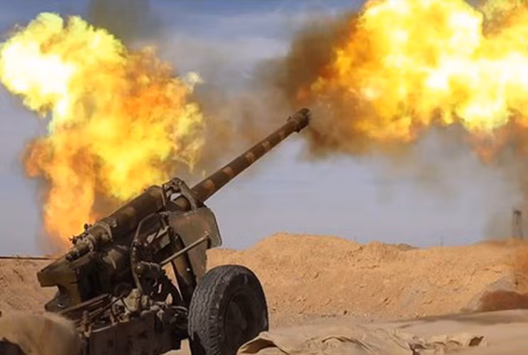 Pháo có thể bắn những quả đạn đi xa tới 27,5km với đạn thường và 38km với đạn pháo tăng tầm.