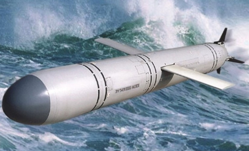 "Không chỉ có vậy, trong vòng một năm các doanh nghiệp quốc phòng Mỹ có thể sản xuất tới 15.000 tên lửa Tomahwk thì con số này tại Nga thấp hơn 50 lần”.