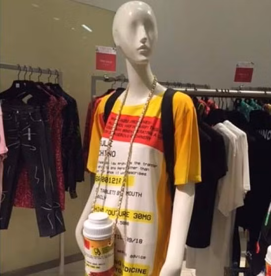 Moschino bi chi trich vi BST lay y tuong tu duoc pham-Hinh-6