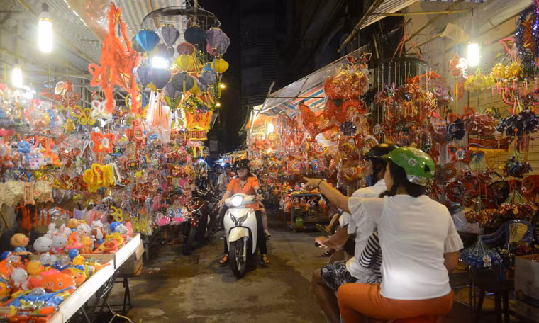 TPHCM: Pho long den Trung thu ruc sang