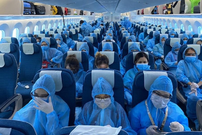 Đầu tháng 12/2021, kể từ khi dịch Covid-19 bùng phát, các cơ quan chức năng trong và ngoài nước đã tổ chức hơn 2.000 chuyến bay, đưa gần 240.000 công dân Việt Nam từ hơn 60 quốc gia và vùng lãnh thổ về nước an toàn. Tại cuộc họp báo hồi cuối tháng 6/2022, Người phát ngôn Bộ Công an, Trung tướng Tô Ân Xô cho biết, với gần 2.000 chuyến bay giải cứu người Việt từ nước ngoài trong chiến dịch "giải cứu", sau khi trừ các chi phí, mỗi chuyến bay các bị can thu lợi bất chính hàng tỷ đồng, số tiền đưa, nhận hối lộ trong vụ án lên đến hàng chục tỷ đồng và hàng trăm ngàn USD. 