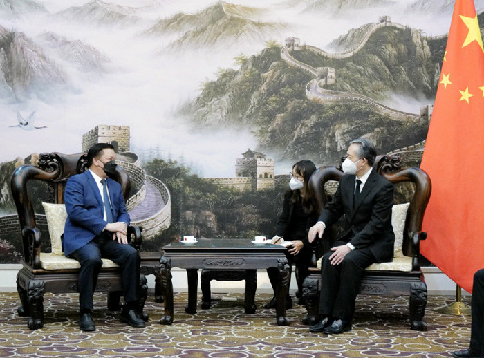 Doan dai bieu TP Ha Noi vieng nguyen Tong Bi thu, nguyen Chu tich Trung Quoc Giang Trach Dan-Hinh-3