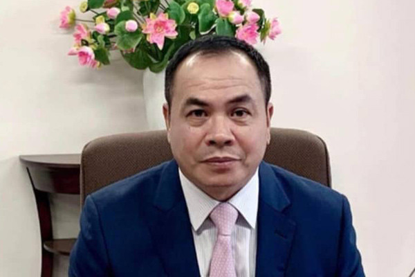 Tổng lãnh sự quán Việt Nam tại Osaka Nhật Bản Nguyễn Hồng Hà: Ngày 4/10, ông Hà bị Cơ quan An ninh điều tra Bộ Công an khởi tố, tạm giam để điều tra về tội Nhận hối lộ.