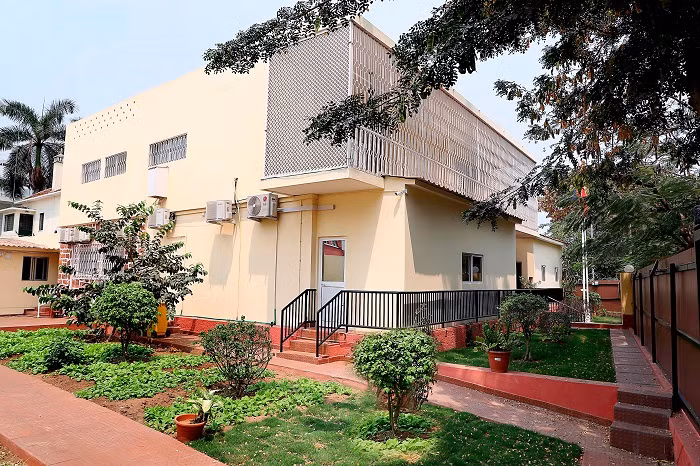 Cuu Thu truong Ngoai giao va loat can bo dai su quan bi khoi to, ky luat-Hinh-2