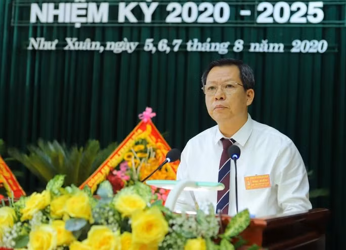 Tại kỳ họp, khi xem xét báo cáo đề nghị thi hành kỷ luật của Tỉnh ủy Thanh Hóa, UBKT Trung ương đề nghị Ban Bí thư xem xét, thi hành kỷ luật các ông bà: Nguyễn Bá Hùng - Tỉnh ủy viên, Bí thư Huyện ủy, Chủ tịch Hội đồng nhân dân huyện Như Xuân, nguyên Phó Giám đốc Sở Tài chính; Phạm Thị Hằng - Phó Trưởng Ban Tuyên giáo Tỉnh ủy, nguyên Tỉnh ủy viên, nguyên Giám đốc Sở Giáo dục và Đào tạo và Đinh Cẩm Vân - nguyên Tỉnh ủy viên, nguyên Giám đốc Sở Tài chính tỉnh Thanh Hóa.