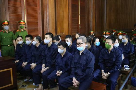  Phó TGĐ phụ trách pháp lý nhưng không làm gì về pháp lý: Bị cáo Trang Chí Linh khai, tuy là Phó Tổng giám đốc phụ trách pháp lý Công ty Alibaba nhưng không làm gì về pháp lý mà toàn bộ thực hiện theo chỉ đạo của Nguyễn Thái Luyện.