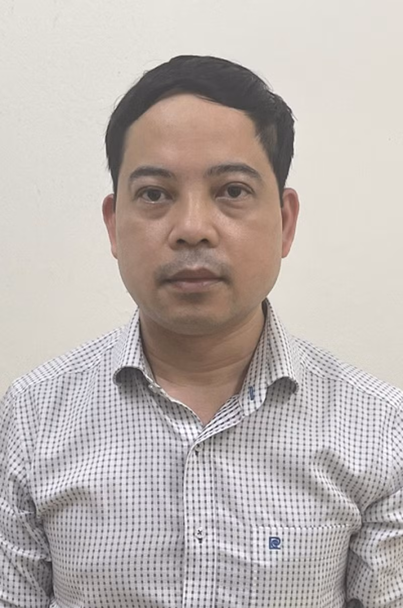 Tại Bộ Y tế có 1 bị can bị khởi tố tội nhận hối lộ là Phạm Trung Kiên – nguyên chuyên viên Vụ Trang thiết bị và công trình y tế.