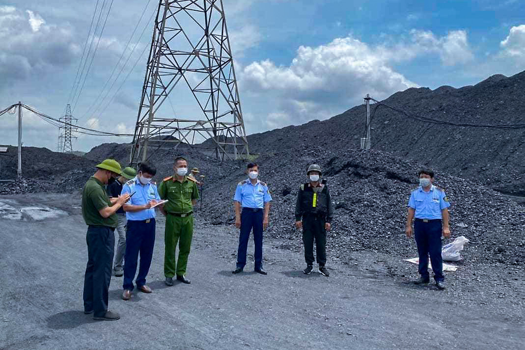 Vì sao Giám đốc, Phó Giám đốc Sở TN&MT Thái Nguyên bị bắt? Vi sao Giam doc, Pho Giam doc So TN&MT Thai Nguyen bi bat?