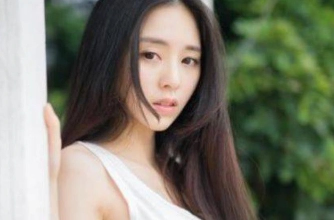 Gọi cho mẹ chồng báo tin có thai, chết điếng nghe tiếng chồng quá cố Goi cho me chong bao tin co thai, chet dieng nghe tieng chong qua co