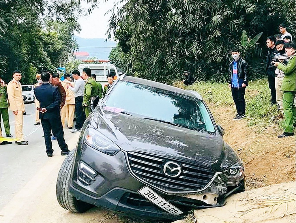 Chiều cùng ngày, tại Km340, Quốc lộ 6A (thuộc địa phận bản Lăng Luông, xã Phổng Lăng, huyện Thuận Châu, Sơn La), Công an huyện Thuận Châu phát hiện đối tượng Nguyễn Văn Long điều khiển xe ô tô Mazda mang BKS 30H 11209 chạy theo hướng Điện Biên về TP Sơn La có biểu hiện nghi vấn.