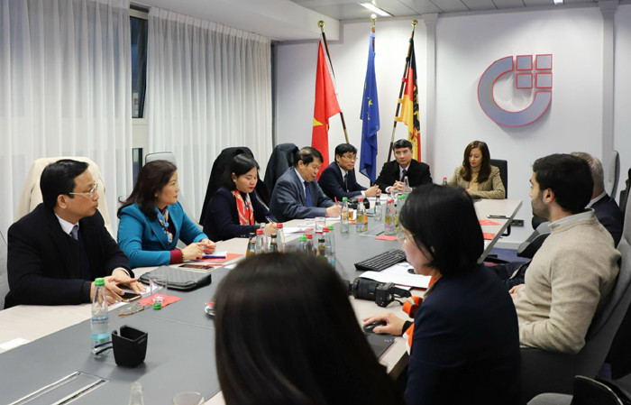 Hà Nội mong muốn thúc đẩy hợp tác kinh tế, đầu tư với Đức - Hình 2 Ha Noi mong muon thuc day hop tac kinh te, dau tu voi Duc-Hinh-2