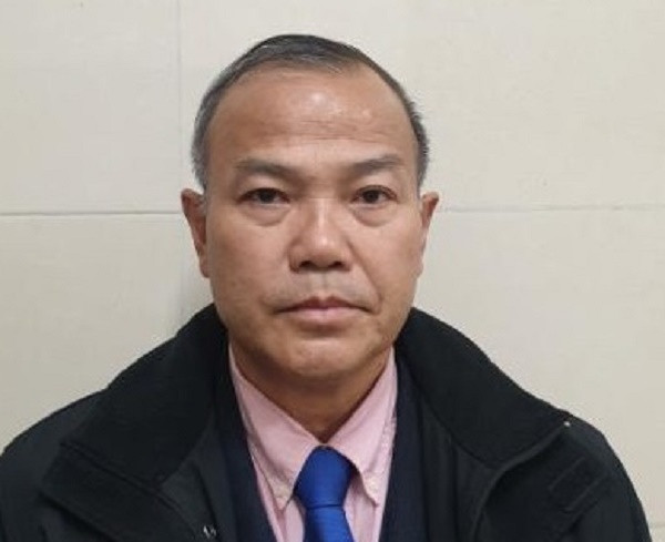 Mới đây, Cơ quan An ninh điều tra Bộ Công an đã khởi tố bị can, ra lệnh bắt bị can để tạm giam, lệnh khám xét chỗ ở và nơi làm việc đối với Vũ Hồng Nam (59 tuổi) - cựu Thứ trưởng Bộ Ngoại giao, nguyên Đại sứ đặc mệnh toàn quyền Việt Nam tại Nhật Bản. 