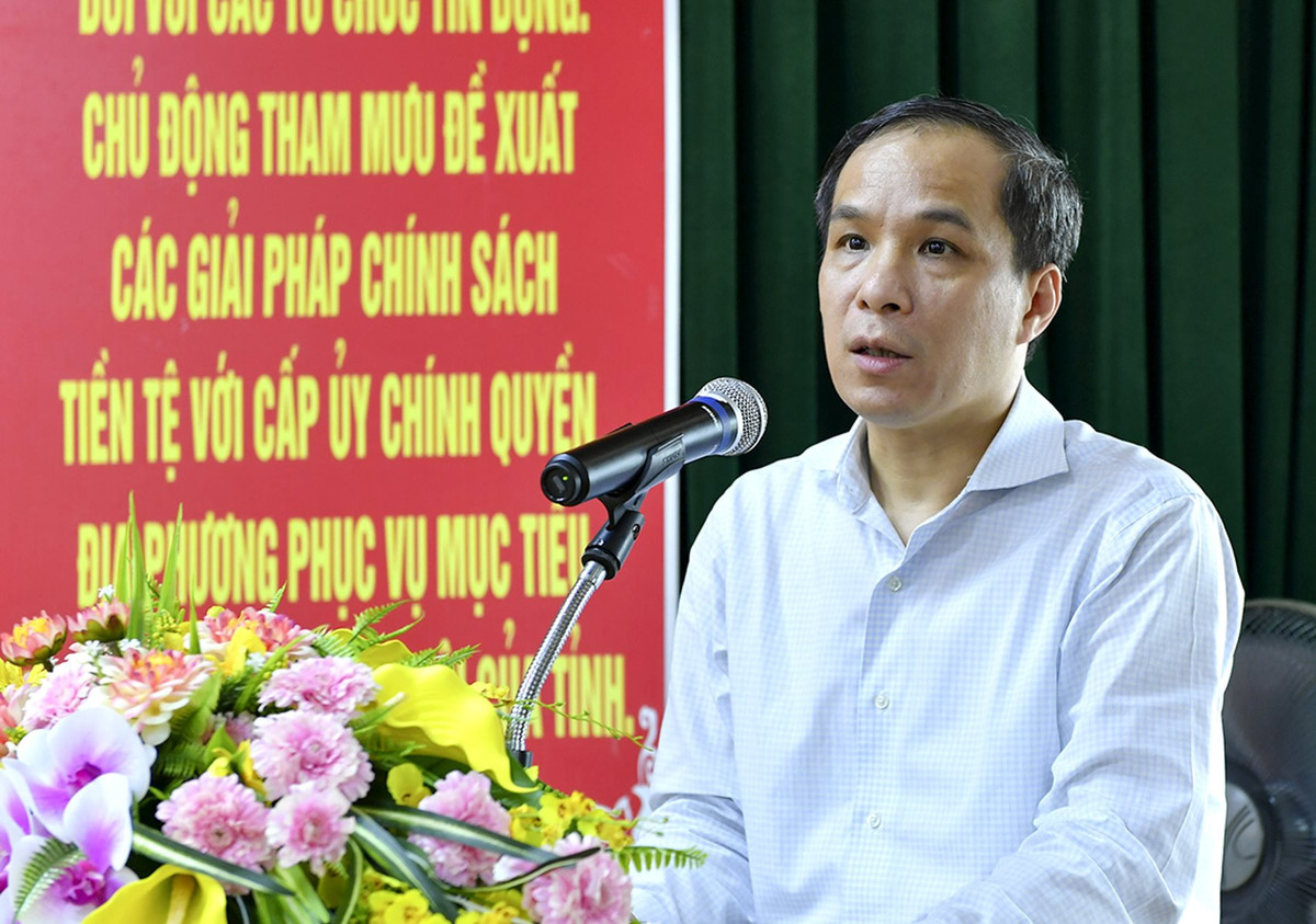 Từ khi vào Ngành và công tác tại NHNN, ông Sơn đã gắn bó với Vụ Pháp chế. Ông Sơn được biết đến trong ngành với vai trò là người phụ trách mảng pháp lý và tư vấn rất chắc chắn, chuẩn chỉ một số lĩnh vực hoạt động của hệ thống ngân hàng. 