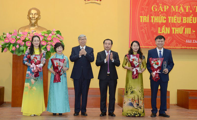 Hai Duong: Gap mat, ton vinh 108 tri thuc tieu bieu lan thu III nam 2022