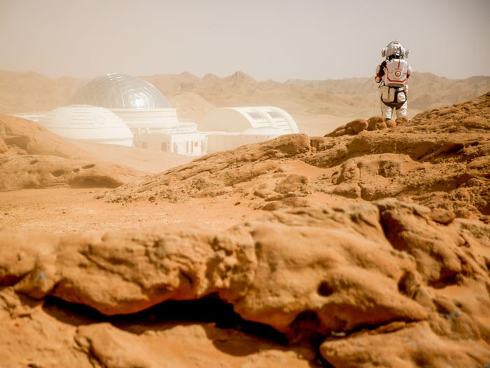 Cảnh tượng kỳ lạ này trên sa mạc Gobi ở ngoại ô Kim Xương, tỉnh Cam Túc, Trung Quốc, khiến nhiều người liên tưởng đến Sao Hỏa.