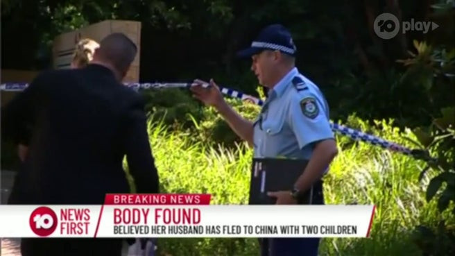 Lo lắng cho sự an toàn của Renxi Ouyang, vợ của Luo, hàng xóm đã gọi điện báo cảnh sát. Hiện, các nhà chức trách chưa biết động cơ của vụ giết người này và đang tiếp tục mở cuộc điều tra vụ việc. Ảnh: Daily.