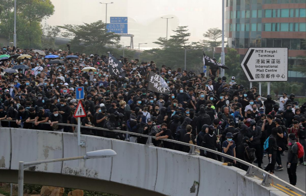 Các cuộc biểu tình khác cũng được lên kế hoạch trong tuần này, trong đó có cuộc tuần hành quy mô lớn dự kiến sẽ diễn ra vào ngày 8/12.