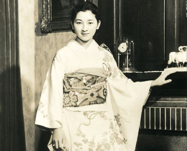 "Bà ấy thông minh, xinh đẹp và giỏi thể thao. Sự nổi tiếng của bà giống như của những công nương như Catherine hay thậm chí là Công nương Diana", nhà báo Yukiya Chikashige từng nhận xét. Ảnh: VT.