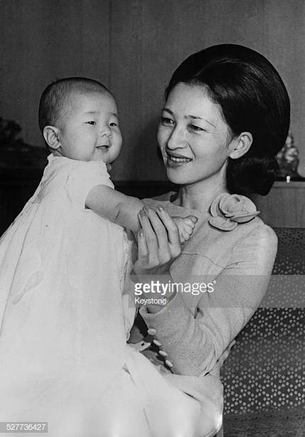 Bà Michiko tốt nghiệp thủ khoa Văn học Anh, Trường Đại học Thánh Tâm vào năm 1957. Ảnh: Getty.