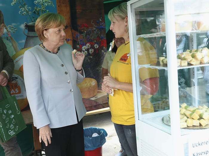 Thủ tướng Merkel vẫn duy trì thói quen "tích trữ thực phẩm" từ thời kỳ còn thiếu thốn ở Đông Đức trước đây.