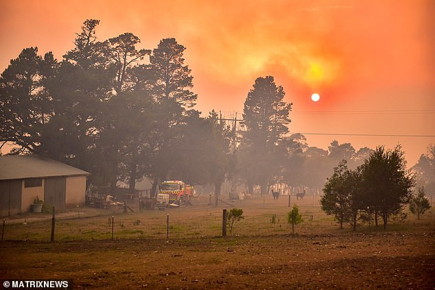 Trong đó, nhiệt độ tại thành phố Adelaide được dự báo sẽ ở mức 44 độ C vào ngày 20/12, trong khi Victoria, New South Wales và Canberra cũng sẽ trải qua những ngày nắng nóng khủng khiếp.