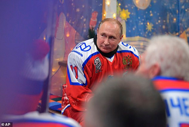 Trận đấu kết thúc với tỷ số 8-5 nghiêng về đội của Tổng thống Nga Putin.