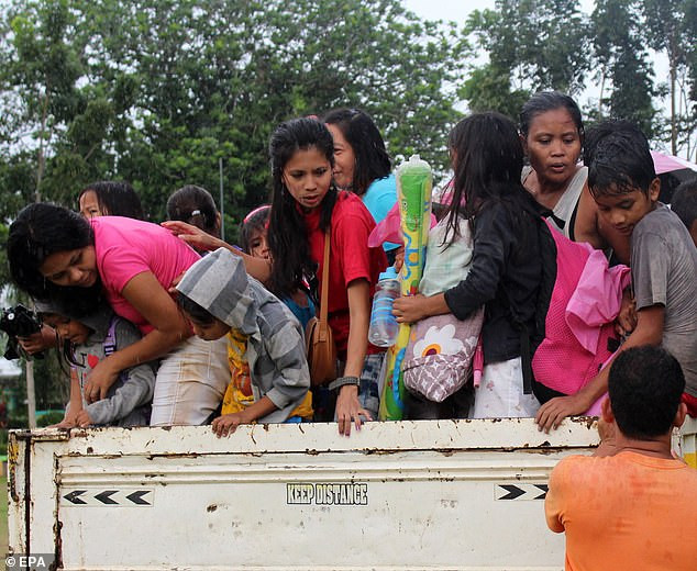 Bão Kammuri cũng làm ảnh hưởng tới SEA Games 30 đang diễn ra tại Philippines. Ảnh: EPA.