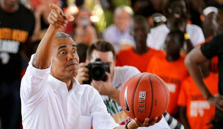 Ông Obama trong chuyến về thăm quê nhà ở làng Nyangoma Kogelo, Siaya, Kenya, ngày 16/7/2018.