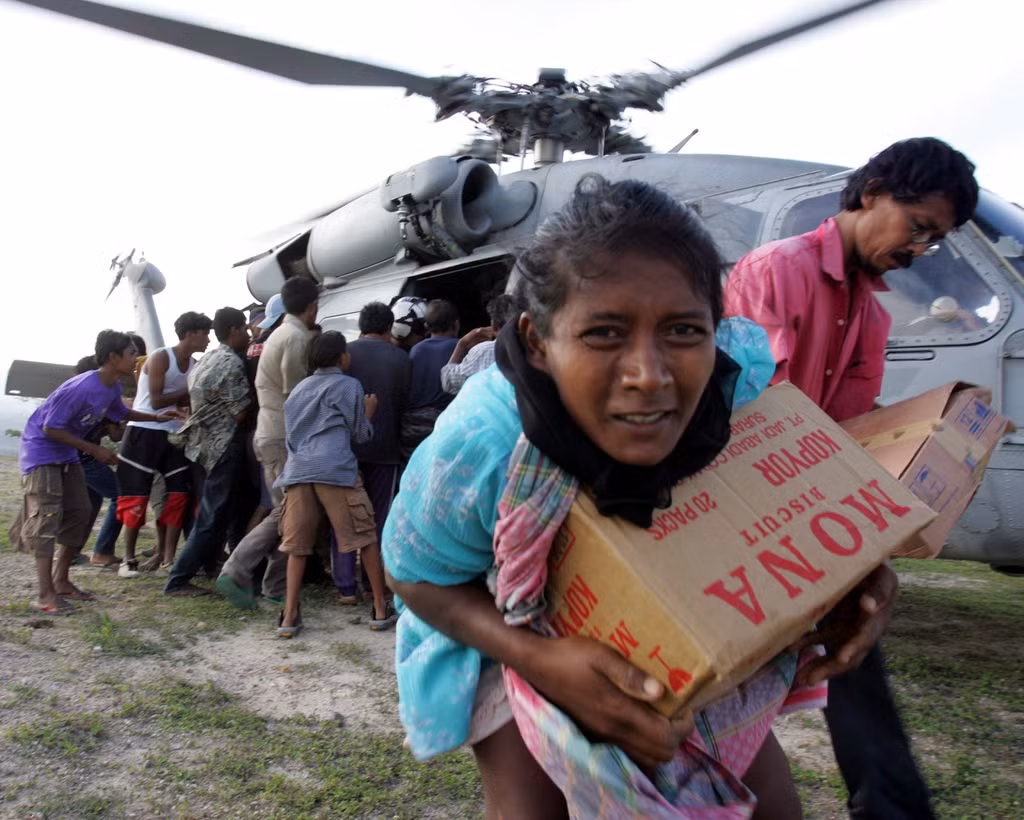 Cộng đồng quốc tế đã thực hiện một chiến dịch cứu tế khổng lồ, với ước tính 13,6 tỷ USD viện trợ chính thức và quyên góp cá nhân.